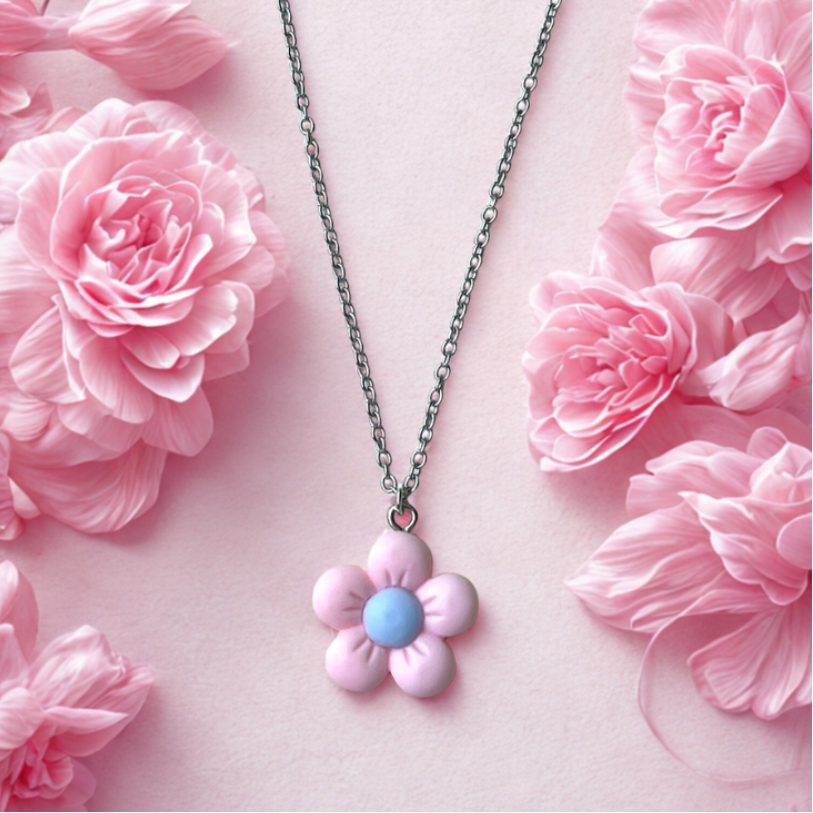 Pretty Flower Chain Necklace